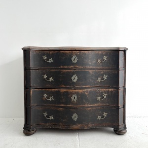 A large 18th century Swedish Baroque chest of drawers.  