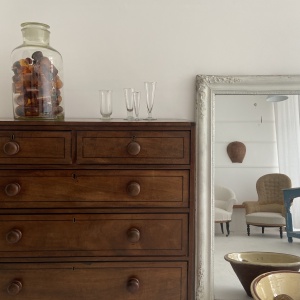 Ebony lined large Georgian chest of drawers 
