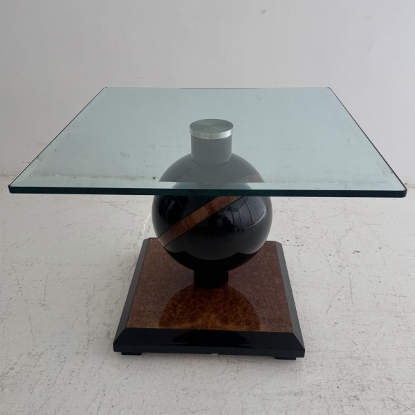 A 1980s Elm burr and high gloss Italian side table  image