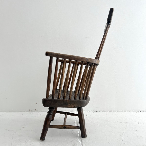 An 18th Century Welsh Lobster-pot comb-back stick chair  image