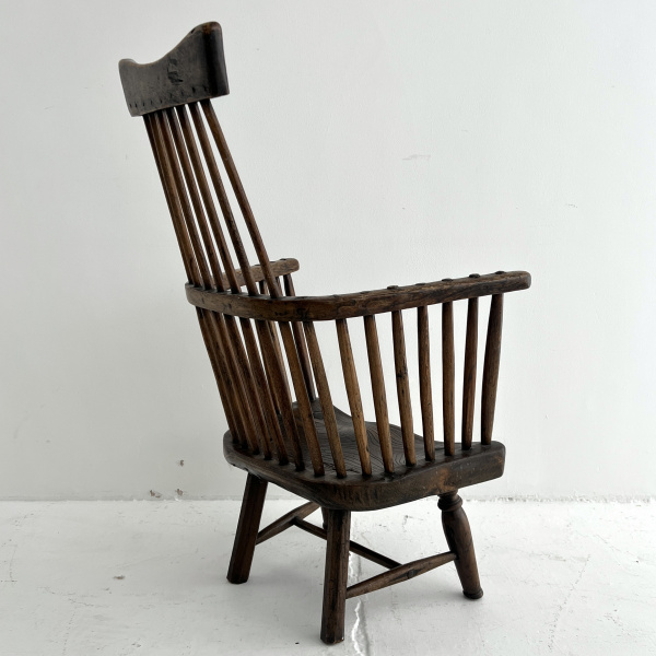 An 18th Century Welsh Lobster-pot comb-back stick chair  image