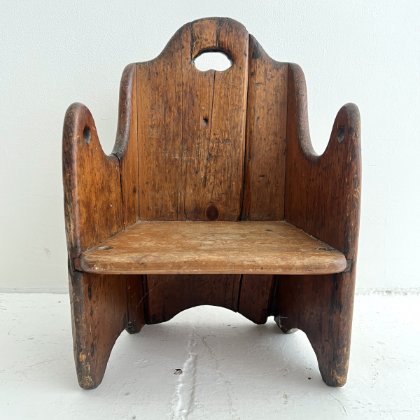 19th century English Pine Childs settle chair  image