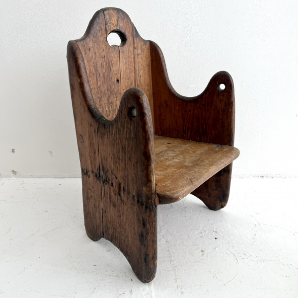 19th century English Pine Childs settle chair  image
