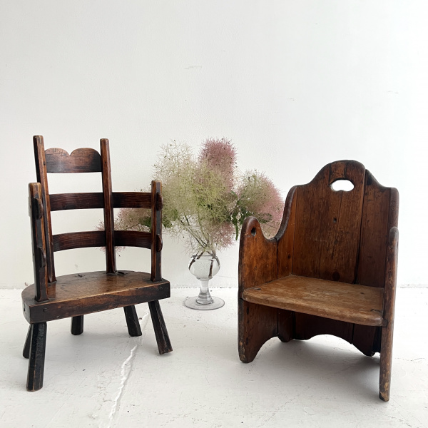 18th century 5 legged Welsh Childs chair  image